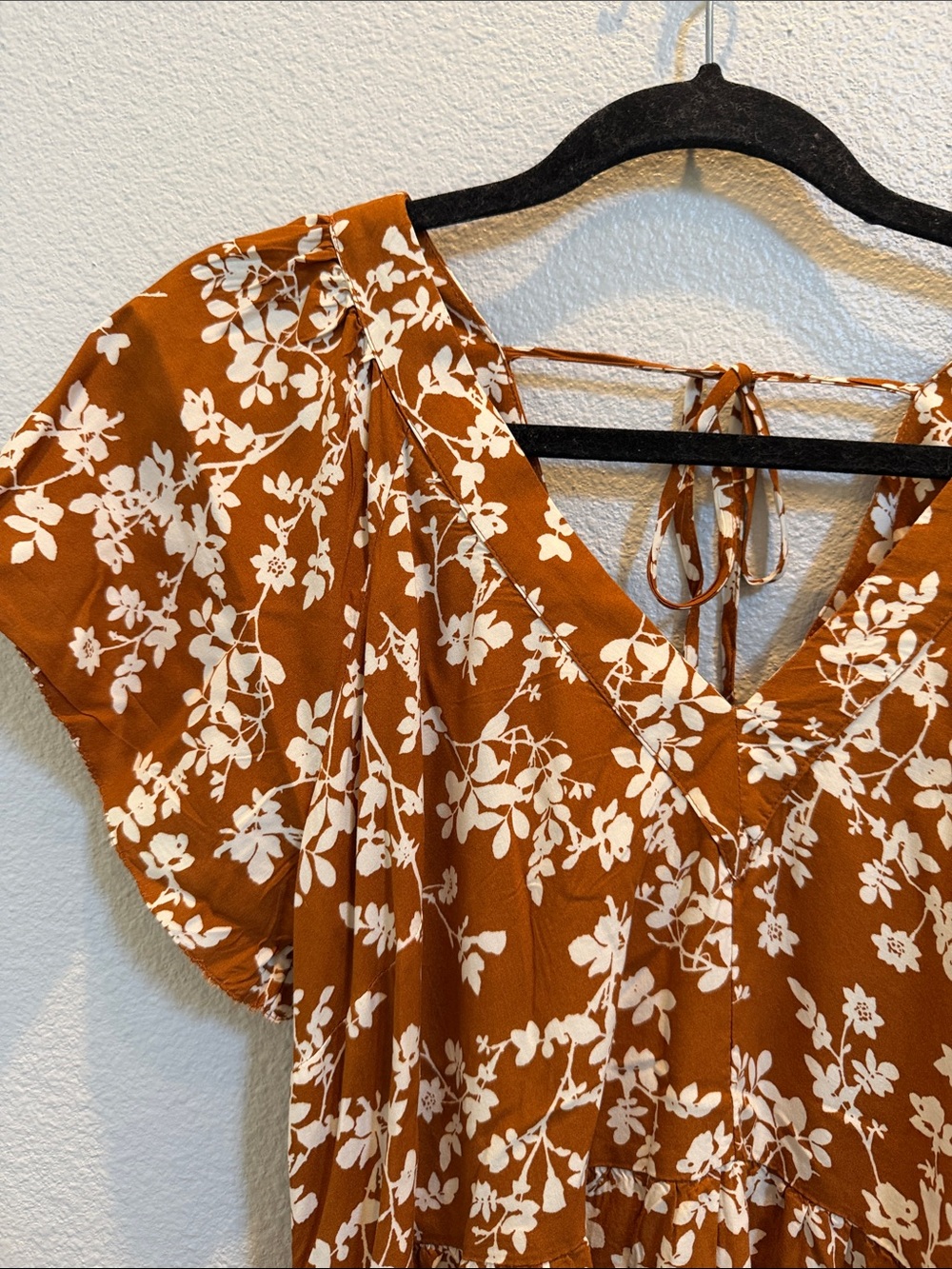 Old Navy Rust Floral V-Neck Midi Dress NWT - Picture 3 of 13